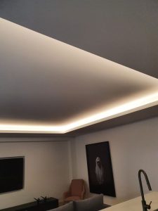 Готовый проект двухуровневого потолка из гипсокартона в уютной спальне - Tvoyprorab.by