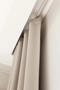 Монтаж карниза из полиуретана