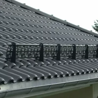 установка снегозадержателей