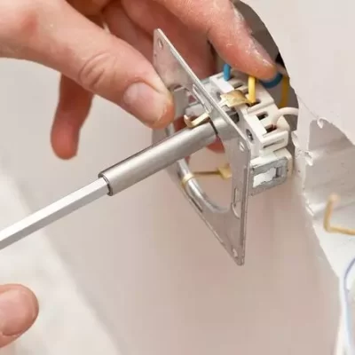 установка розеток и выключателей