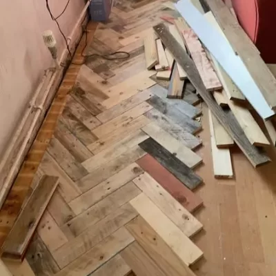 демонтаж паркета с сохранением изделия