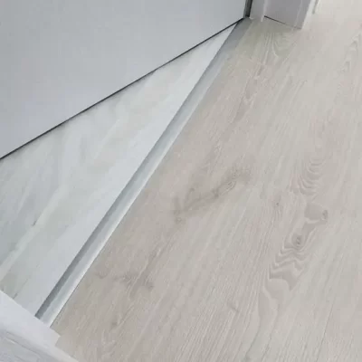 установка декоративных порожков